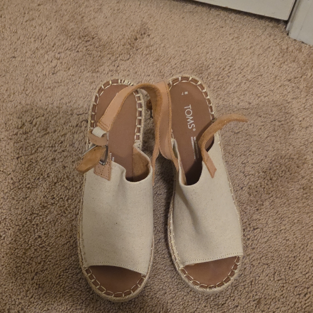TOMS Women's Tan Espadrille Sandals